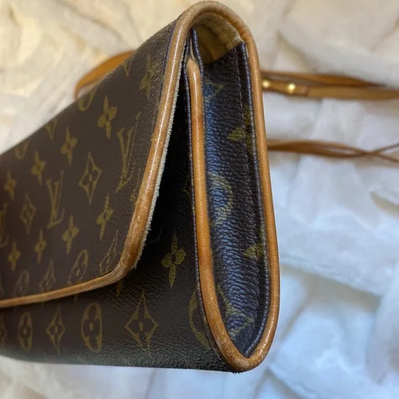 Louis Vuitton Pochette Twin GM With Dust Bag - Picture 13 of 17